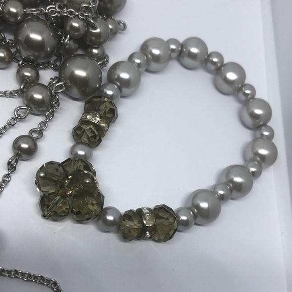 CURATED bundle faux pearl necklaces and stretch bracelet jewelry set - Picture 3 of 7